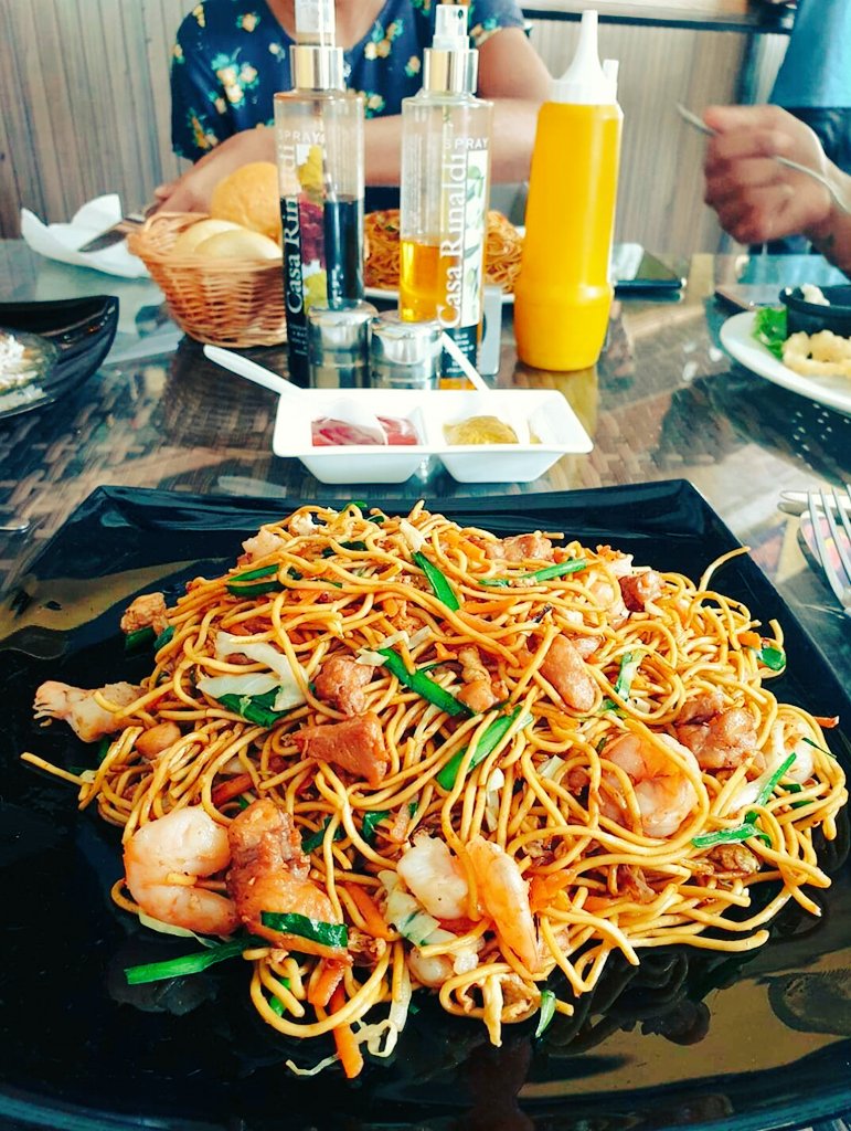 ryannagen's tweet photo. Enn bon Mine frite #ilemaurice #Mauritius 🇲🇺 https://t.co/cx8uXQgH1n