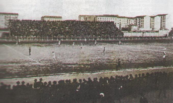 A sa naissance et avant la construction du San Siro, l’AC Milan a joué sur plusieurs terrains comme L’Acquabella, le Campo Pirelli ou encore le Viale Lombardia..De nombreux stades, une instabilité certaine et le besoin d’un nouveau stade, d’une maison..