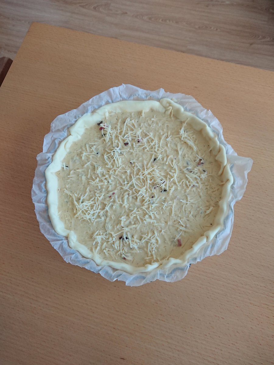 Antharus's tweet photo. Ce soir pas de saucisson, pas de bière.
Mais je soigne quand même ma ligne de gros sac 😏
#Boustifaille #LeMiam https://t.co/ruTJIWk50Y