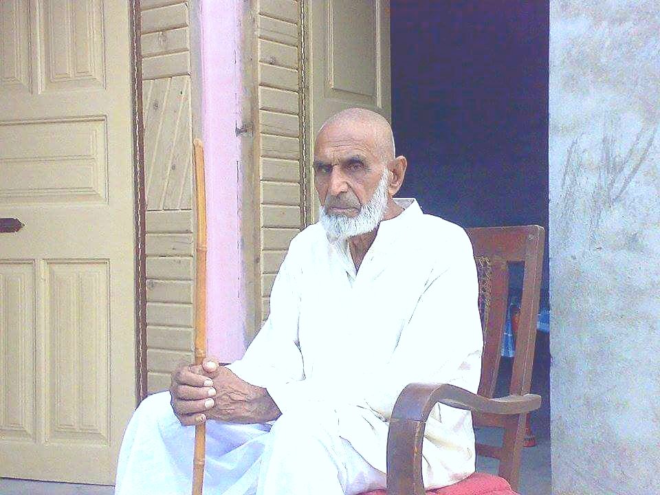 Warrior1Pak's tweet photo. میرے والد محترم 
غازی مسعود احمد دیو جنکا تعلق سرگودھا سے تھا.
میرے والد نے دونوں جنگوں 1965 اور 1971 میں حصہ لیا۔ ان کا تعلق انجینئرنگ کور سے تھا۔ بہت باتیں سنایا کرتے تھے۔
وہ 2009 میں فوت ہوئے۔
#OurMartyrsOurHeroes
#PakDefenceDay2020
@OfficialDGISPR
@peaceforchange https://t.co/qdcaOYZt6Q