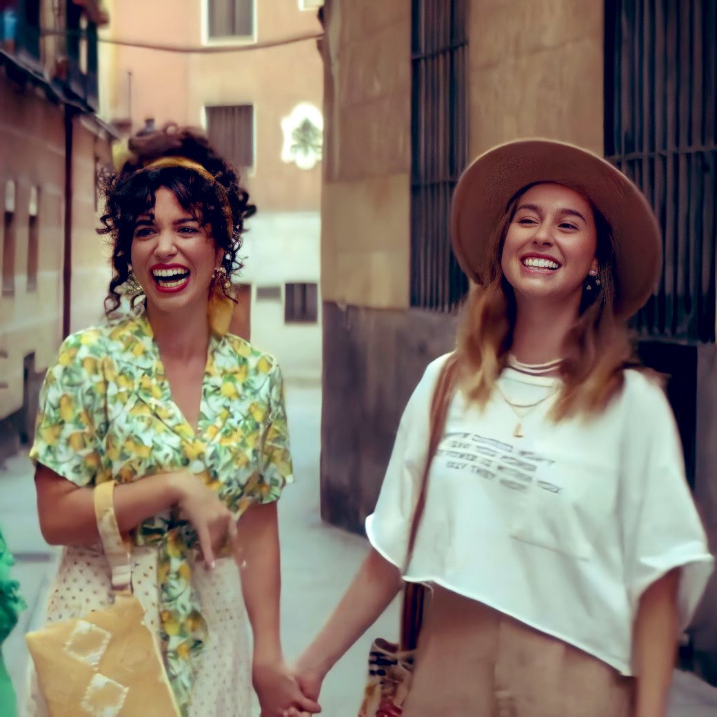kLuimelia's tweet photo. Paula in a fedora is something I never knew I needed. https://t.co/S6NxbrjLkL