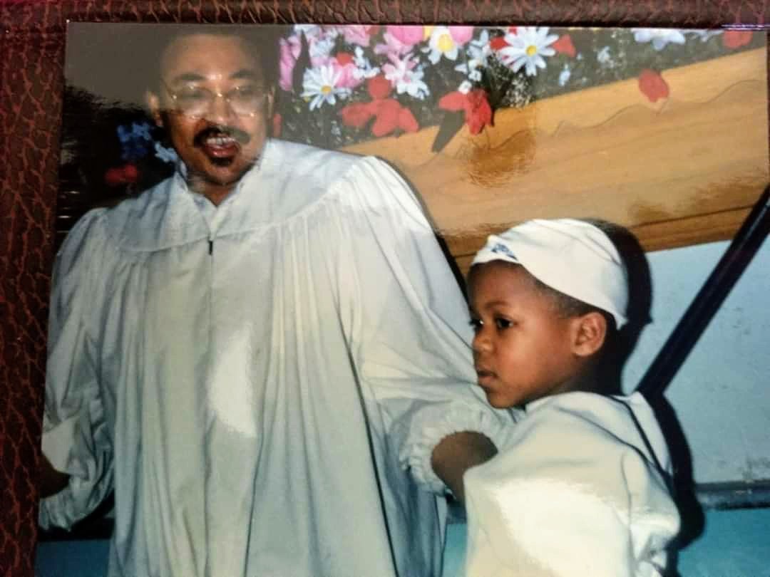 LuvMeDown30's tweet photo. I been running🏃🏾‍♂️ for Jesus a long time, I'm not tired yet🙌🏾🙌🏾 Thanks She She Johnson for this throwback🥰 What you see now ain't nothing new with me #HeKeptMe #StillRunning  #IOweHim #Blessed https://t.co/JvbebznVD7