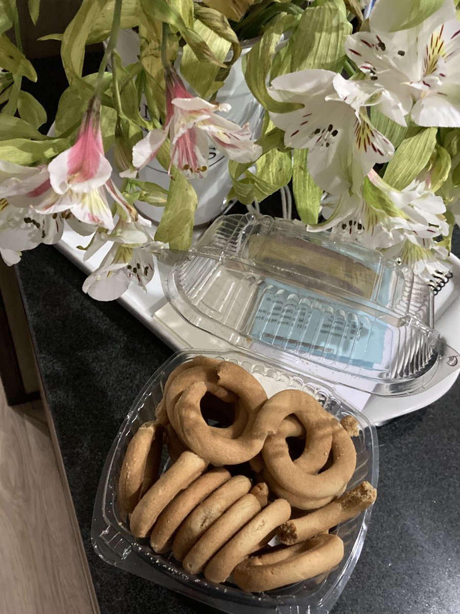 DelValleColosio's tweet photo. Y para esta tarde unos #coricos de Hermosillo, Son.
Galletas de harina de maíz.
Me los antojaste, @BeatrizRoblesL https://t.co/xxTCRQ8qbm