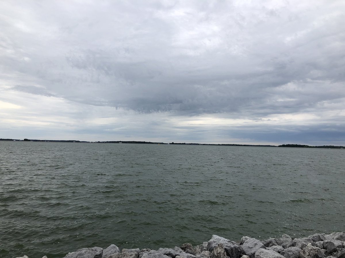 ChristinaMuryn's tweet photo. Enjoyed a walk and some time sitting by the reservoir. Loved seeing so many folks out safely enjoying the beautiful day at Riverbend Park and the Findlay Reservoir. #FindlayOhio #MWTMFindlay #walk #run #sail #boat #nature #parks #ohio https://t.co/5nOGEa5buL