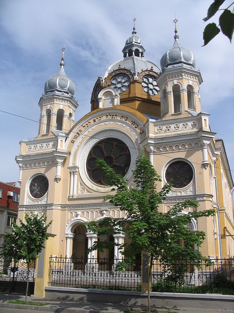 The Status Quo Ante Synagogue was built in 1900 in Târgu Mureș, Transylvania.Its eclectic design borrows from Gothic as well as Moorish architecture.