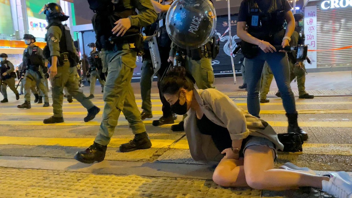 ความเป็นคนไม่เหลืแล้ว ผลักผู้หญิงท้องลงพื้น แล้วแกดูภาพนี้ดิ กูร้องไห้ ความเป็นคนมันหายไปไหนกันหมดวะ