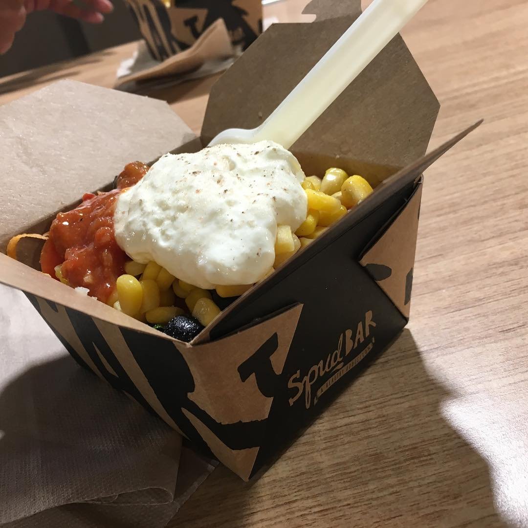 bgiddu's tweet photo. What India needs is a #SpudBar @Spudbar any plans for India expansion?
This is the most delicious Veg #Spud I had at the SpudBar in #QVC #Melbourne #Australia during my trip in 2018! https://t.co/9kY8lZGhPQ