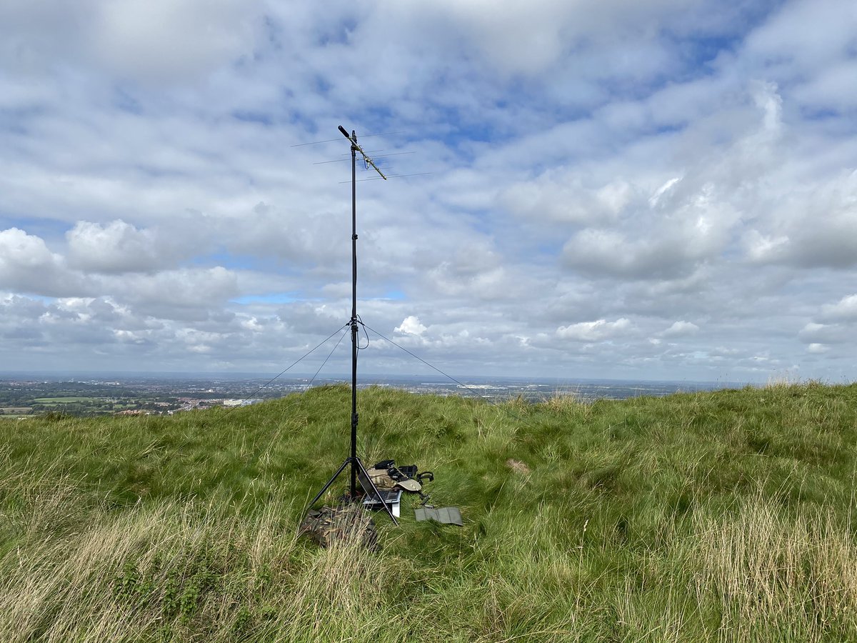 DW_Radio's tweet photo. Had a good afternoon at Liddington Castle taking part in the RSGB 144MHz Backpackers contest. Great test of some new portable kit, and it all worked superbly! https://t.co/gIyHJGZCr2