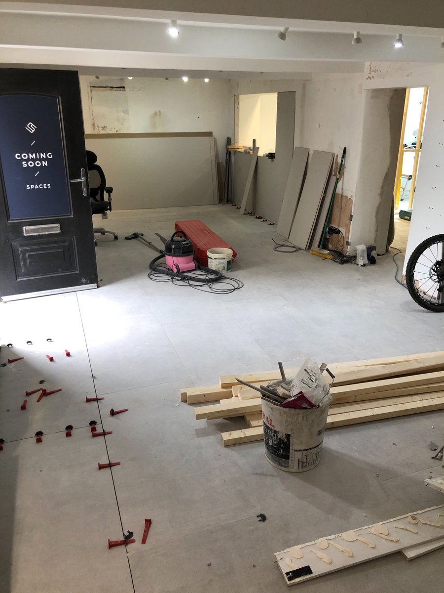 _spacesbydesign's tweet photo. We’re loving these new large format #porcelaintiles, #LouvrePerla, which are one of many new tiles to be launched by #CaPietra. We’re also very excited to be the first in the #UK to have them.  Exciting to start seeing it all coming together. https://t.co/SRtE5w8oNO