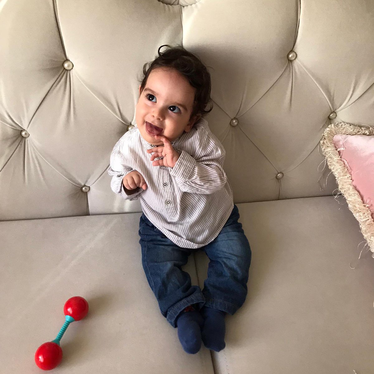 🙏🏻🙏🏻 #omernefesalacak hep aklımız da kalbimizdesin senin güzel bakışların her şeye değer Ömer için el ele 🧡🤲