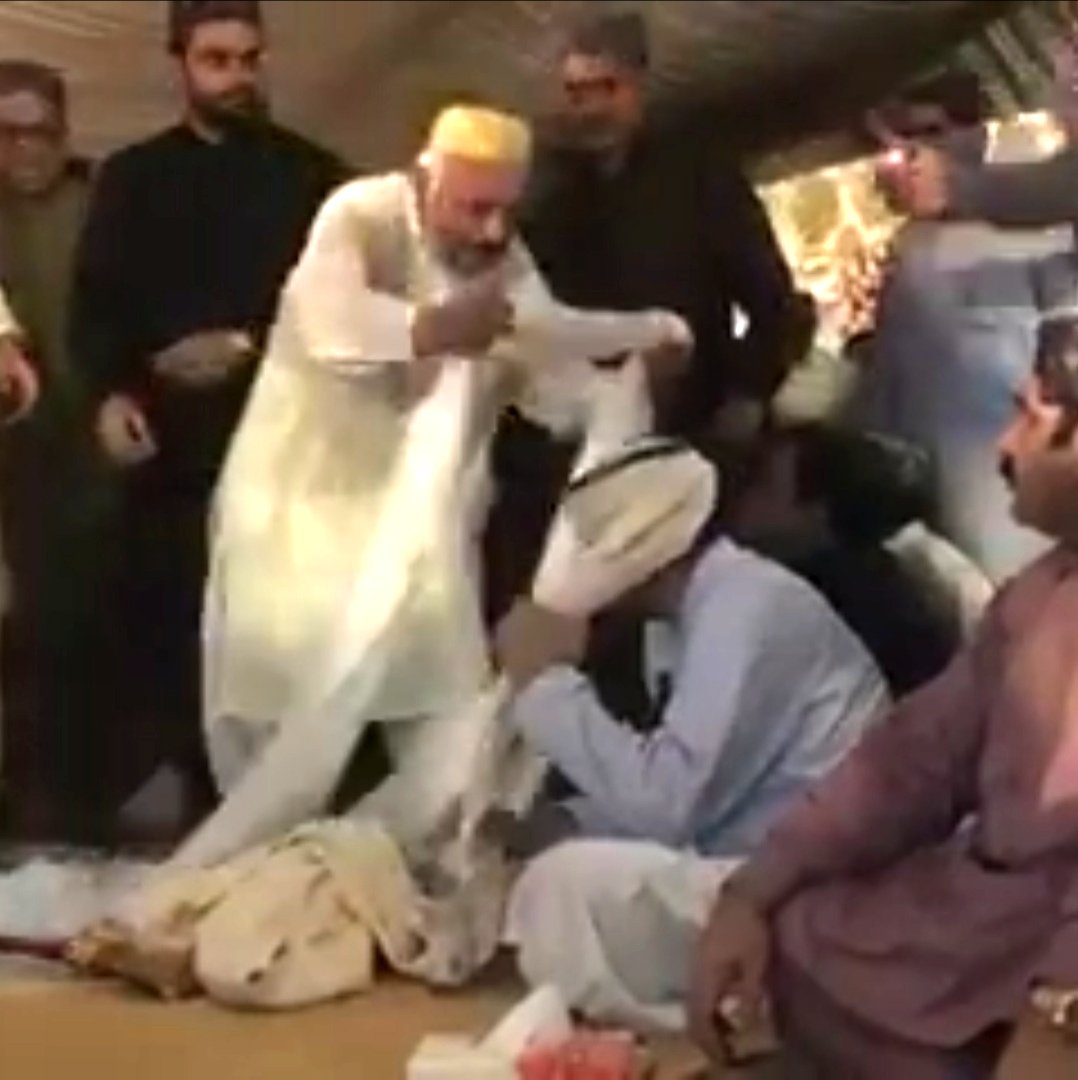 HassanSjillani's tweet photo. It's sad to say that chieftaincy is not a force to be reckoned with.This chieftaincy has been rejected by entire Mahar Tribe & other Sardars of Pak & ppl of Gtk already proved in By-Elected-2019 #CSMBKM was a having lead 10,000 votes after secured 39,000 votes.
#WeStandWithCSMBKM https://t.co/qFBbmcXu1D