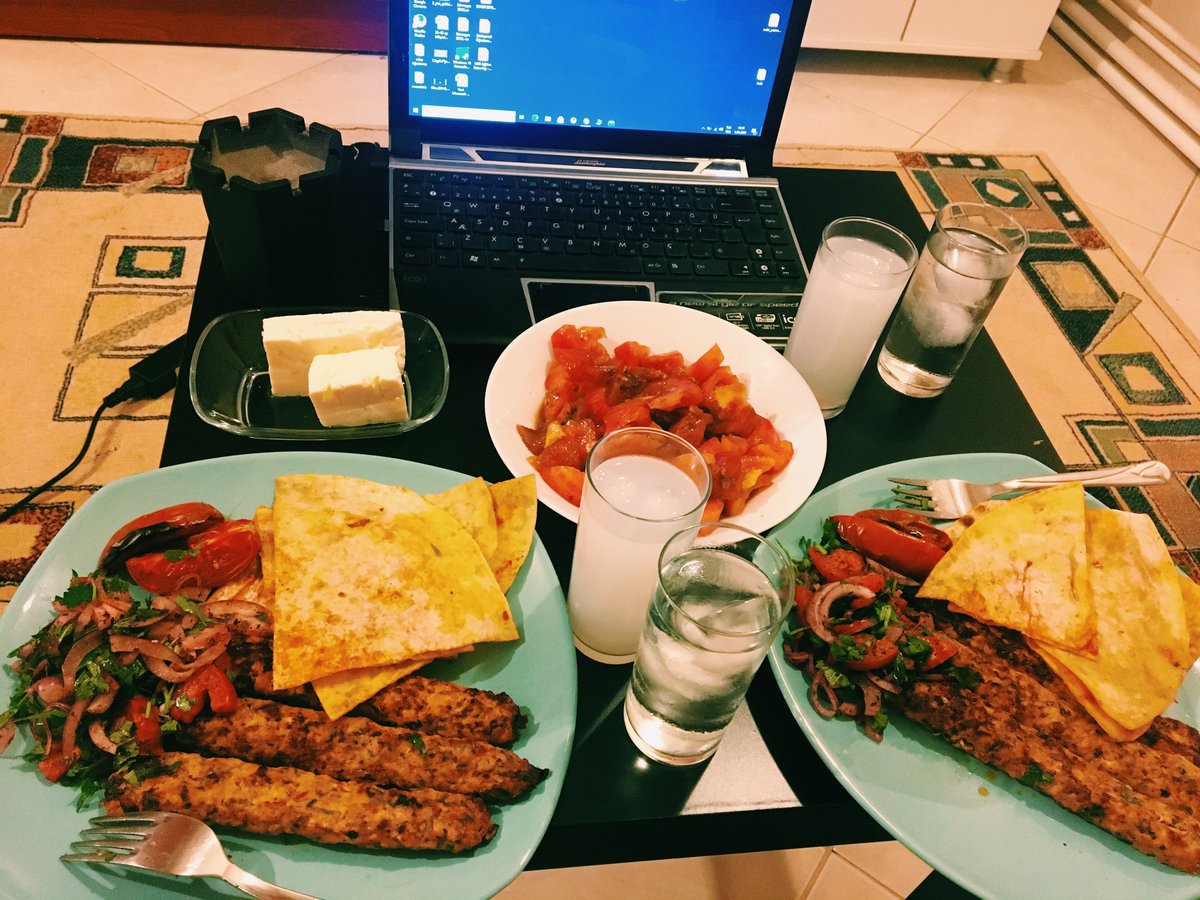 Mevsim26's tweet image. #kpss2020 sonrası 🤦🏼‍♀️ 
Çünkü Antakya’da yaşamak bunu gerektirir 😎