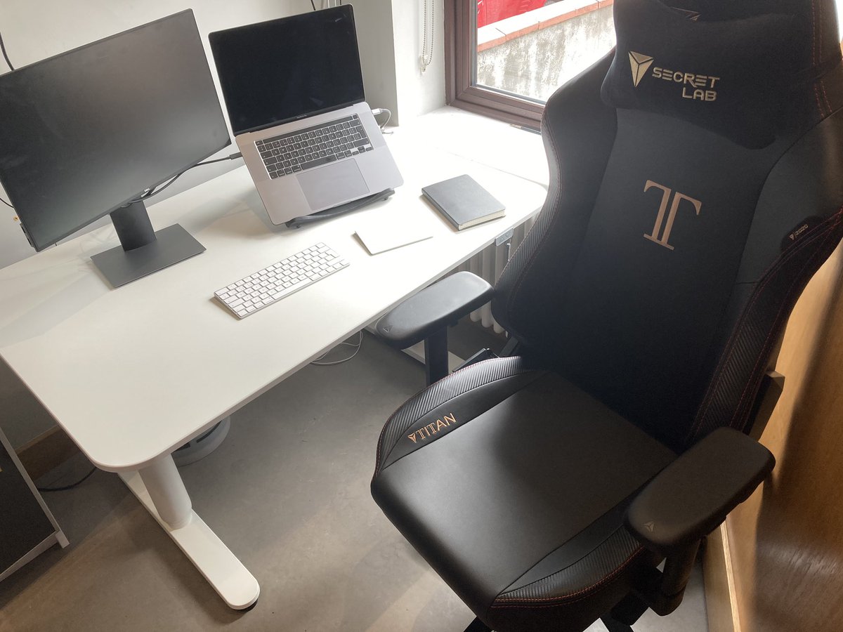 ronankilleen's tweet photo. Delighted with my new #Secretlab Titan chair. https://t.co/YoviULudb1
