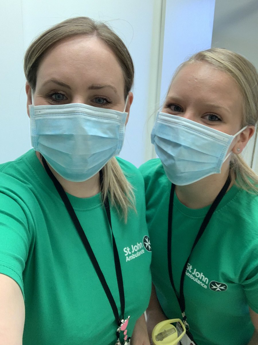 EmmaLouOliver's tweet photo. We are loving our time as Hospital Care Volunteers with St John Ambulances volunteering in Princess Royal Hospital Hayward’s Heath! So rewarding helping our special NHS staff during the pandemic ❤️🏥@stjohnambulance @SJAVolunteering @SJA_Sussex https://t.co/S4ZfVmVsra