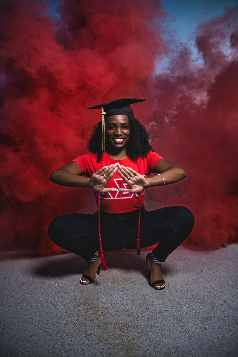 _ItsDivine's tweet photo. βDonβt give up whateβer you do; eyes front, head high to the finish. SEE IT THROUGH!β
β’
β’
β’
And I did just that ππ #MPHLoading https://t.co/kMvqGudtFN