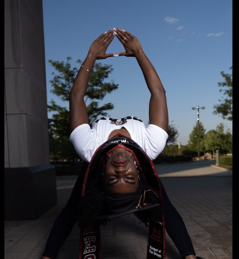 _ItsDivine's tweet photo. βDonβt give up whateβer you do; eyes front, head high to the finish. SEE IT THROUGH!β
β’
β’
β’
And I did just that ππ #MPHLoading https://t.co/kMvqGudtFN