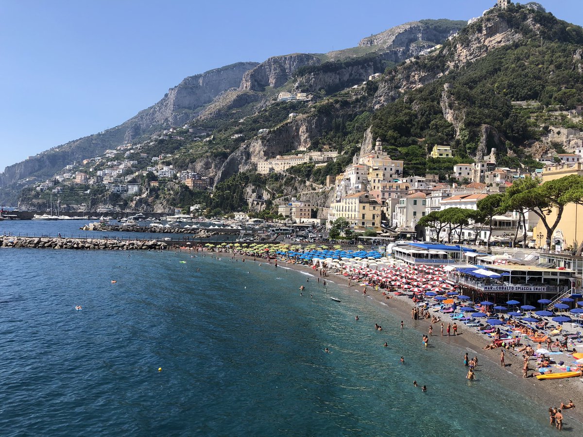 MelaniaV72's tweet photo. #amalficoast #Amalfi #sea #blue https://t.co/zolLbOFxF4