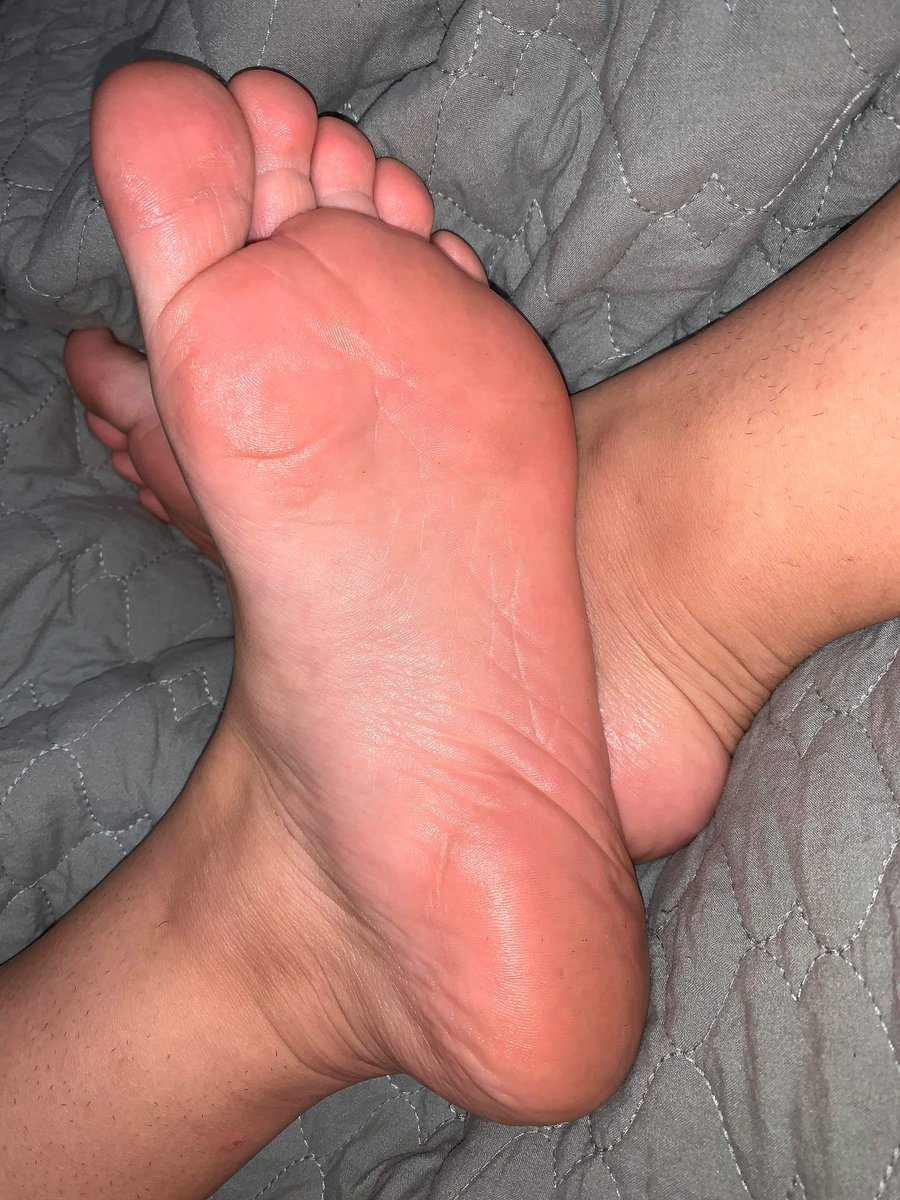 GoddessAna93's tweet photo. How pretty are my soles ☺
Selling feet pic's Dm's are open to buyers 

#Feetfettish #feetpictures #feetpicforsale #FeetPicture #FootTease #findommistress #slaveneeded #tattooedfeet #tattoofetish https://t.co/Z9gz8whtpw