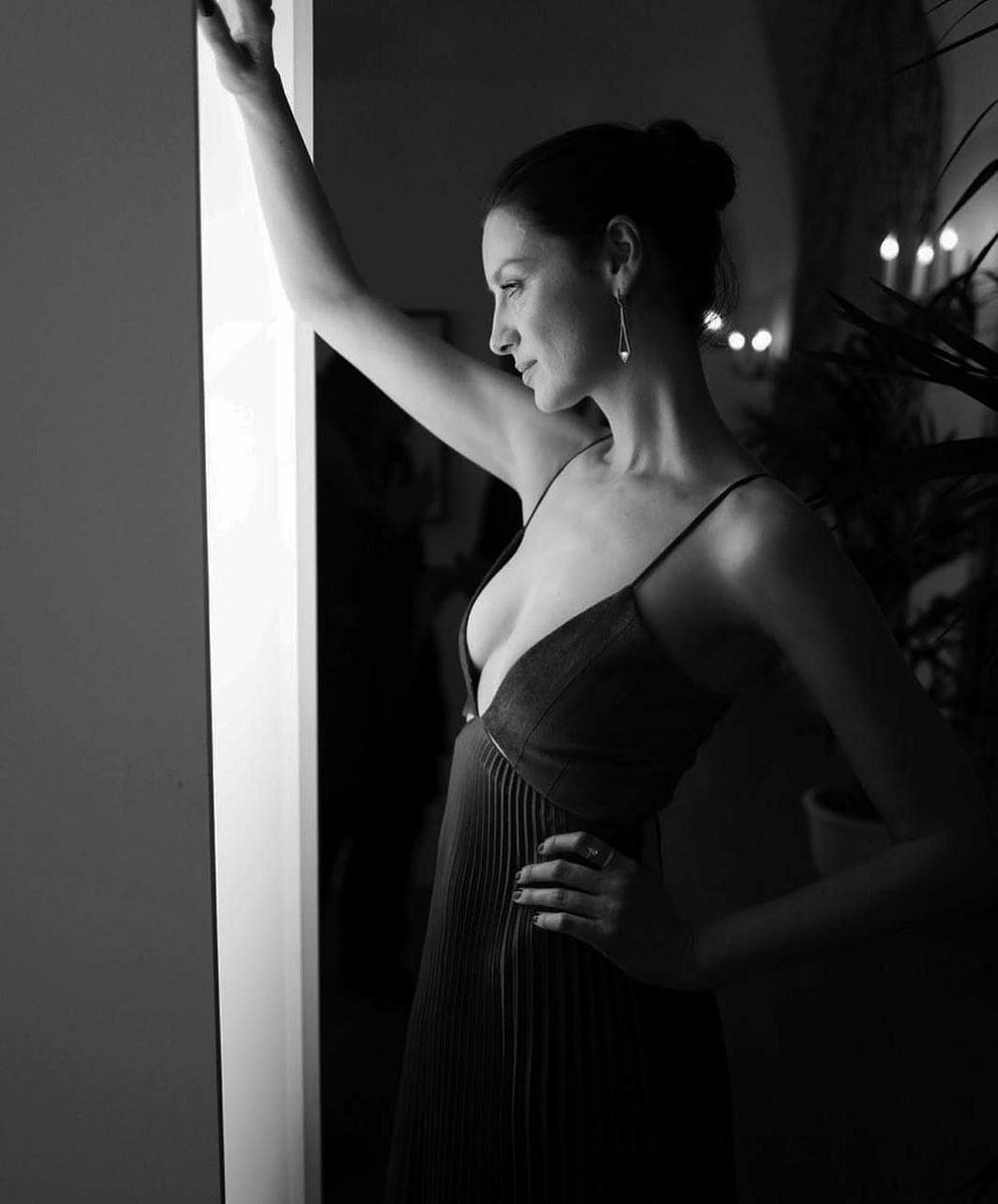 LABalfeHeughan's tweet photo. I wanna run to you
I wanna run to you
Won't ya hold me in your arms
And keep me safe from harm?
I wanna run to you
But if I come to you
Tell me will you stay
Or will you run away 🤍

#samheughan 
#caitrionabalfe https://t.co/1dnO7Jf9rC