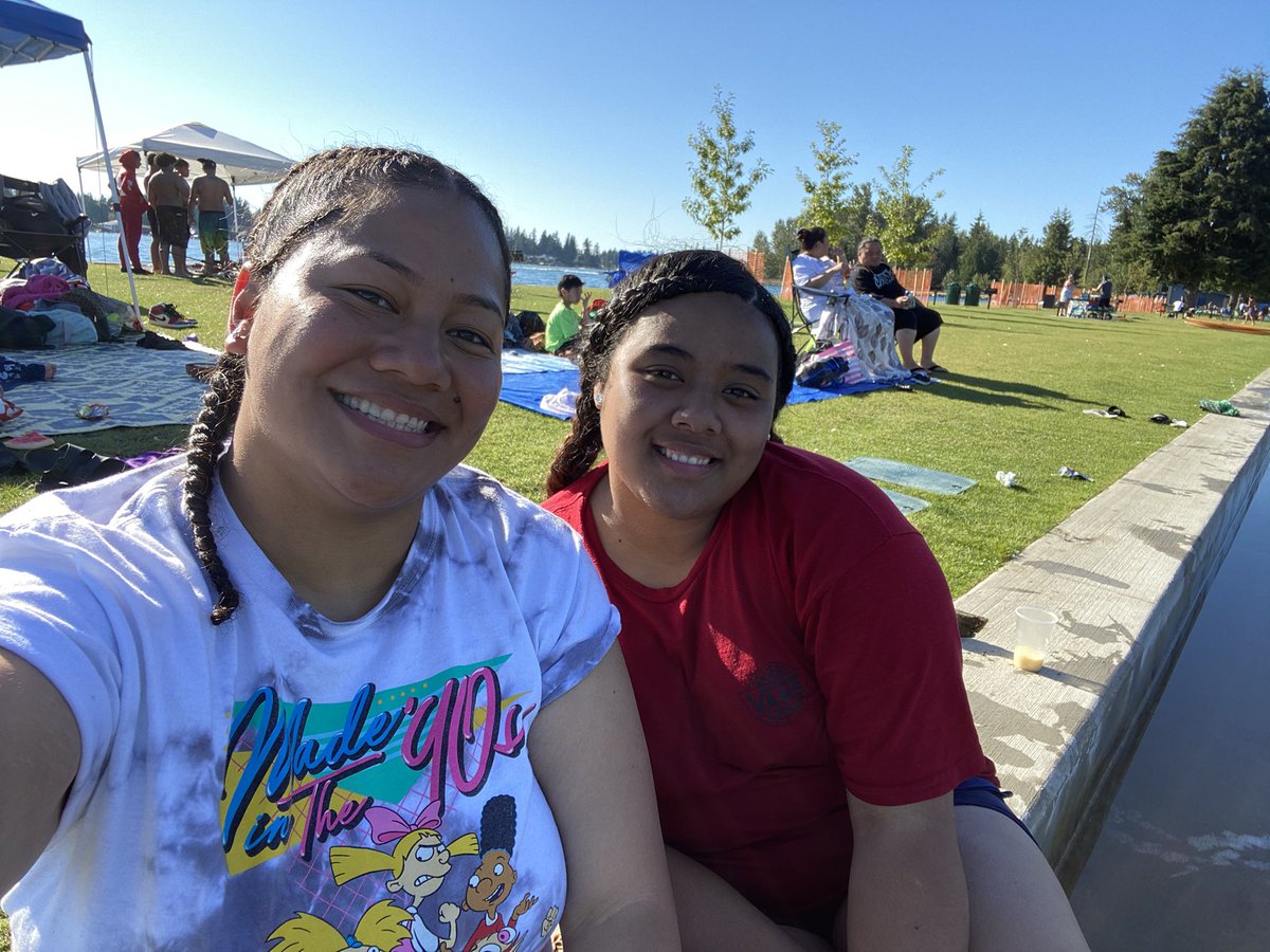 _kapeli206's tweet photo. Happy birthday to my mf sis❤️. Let’s go get wasted 😂. #since09💪🏽. #mybittys. #loveyousister😘. https://t.co/fgQSeYYRQm