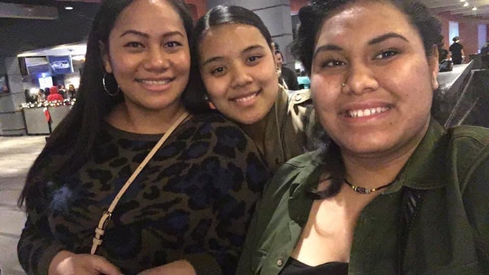 _kapeli206's tweet photo. Happy birthday to my mf sis❤️. Let’s go get wasted 😂. #since09💪🏽. #mybittys. #loveyousister😘. https://t.co/fgQSeYYRQm