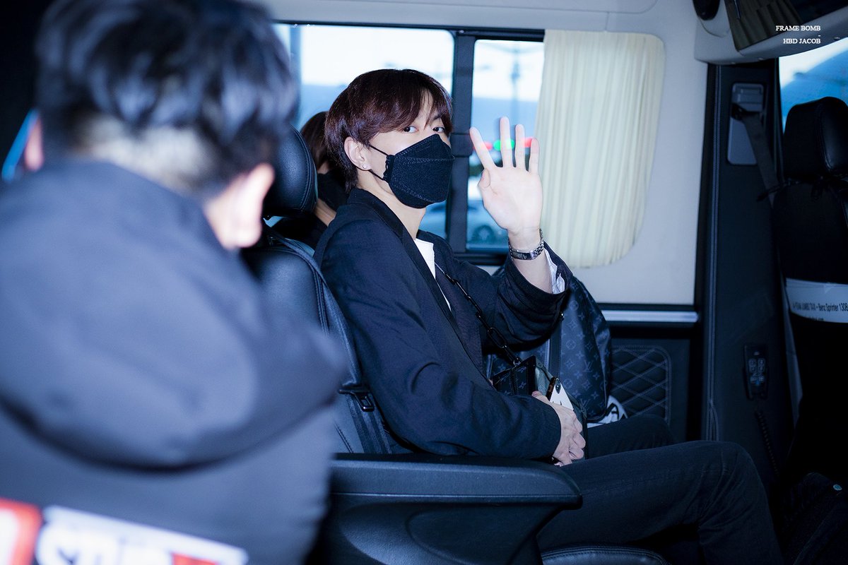 Frame_zero_ace's tweet photo. HBD Jacob 🖤
생일축하해 펑아 🤩💖
  
@VAV_official @twt_VAV
#VAV #Jacob #브이에이브이 #제이콥 #장펑 #张朋 https://t.co/dlZwEgIUrk