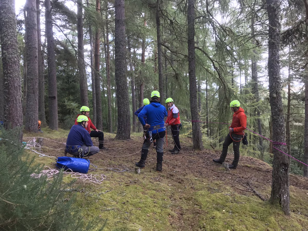 A great day refreshing our skills on stretcher lowering. #scottish #mountain #rescue <a href="/ScottishMR/">Scottish MR</a> @northernPolice <a href="/ChSuptNorthern/">Chief Supt Rob Shepherd</a>   @