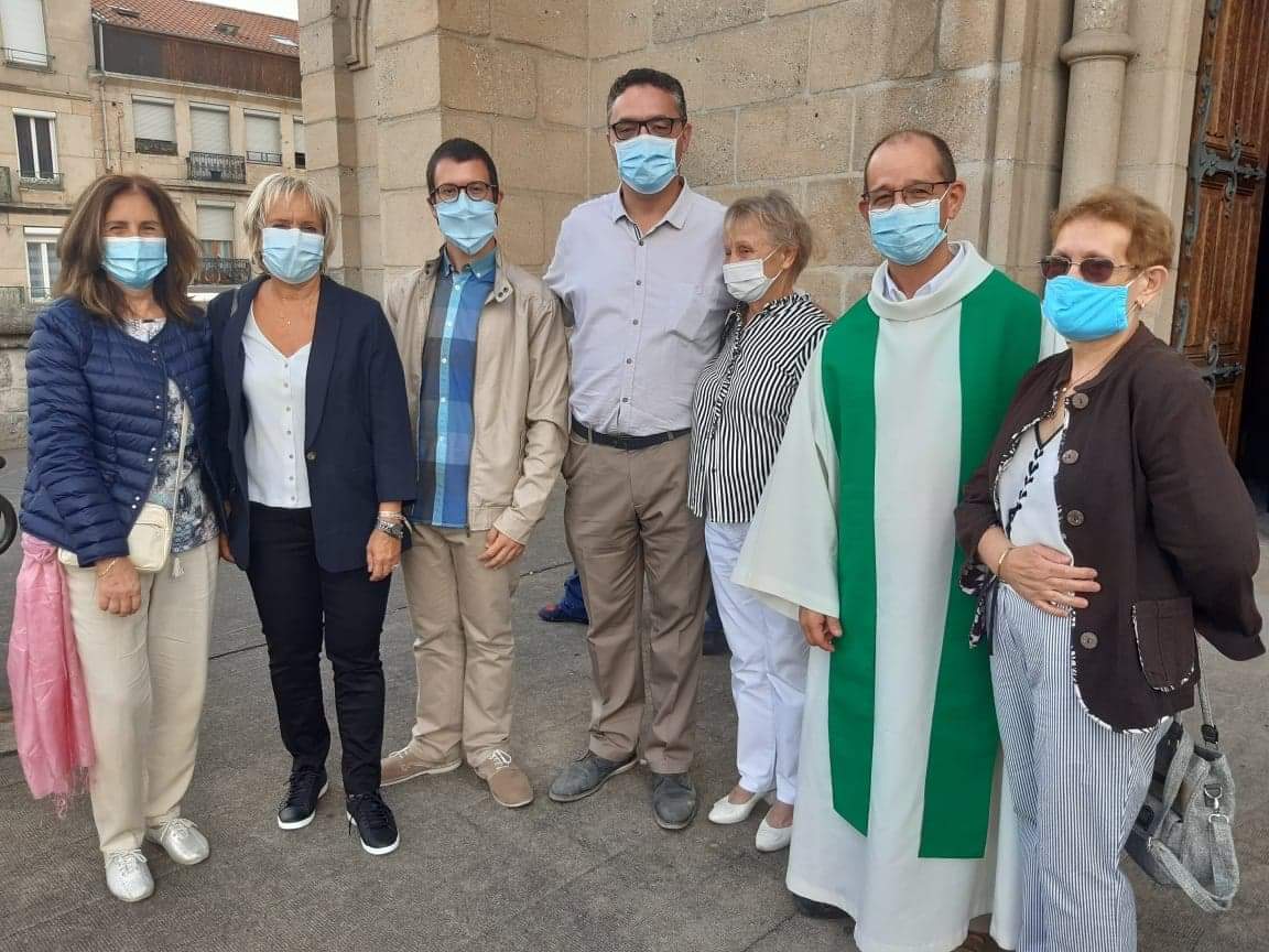 2020Upf's tweet photo. 👉Ce matin notre Maire #JulienLuya accompagné de #ChristianeBertolletti, #ArlettePinel, #MarieMaisonneuve et #GaetanGrange ont répondu à l'invitation pour la messe du nouveau curé M.Philippe Brunel, en présence de l'Evêque de #SaintÉtienne...https://t.co/29dl9caagO
#Firminy https://t.co/KmAj0jSr5R