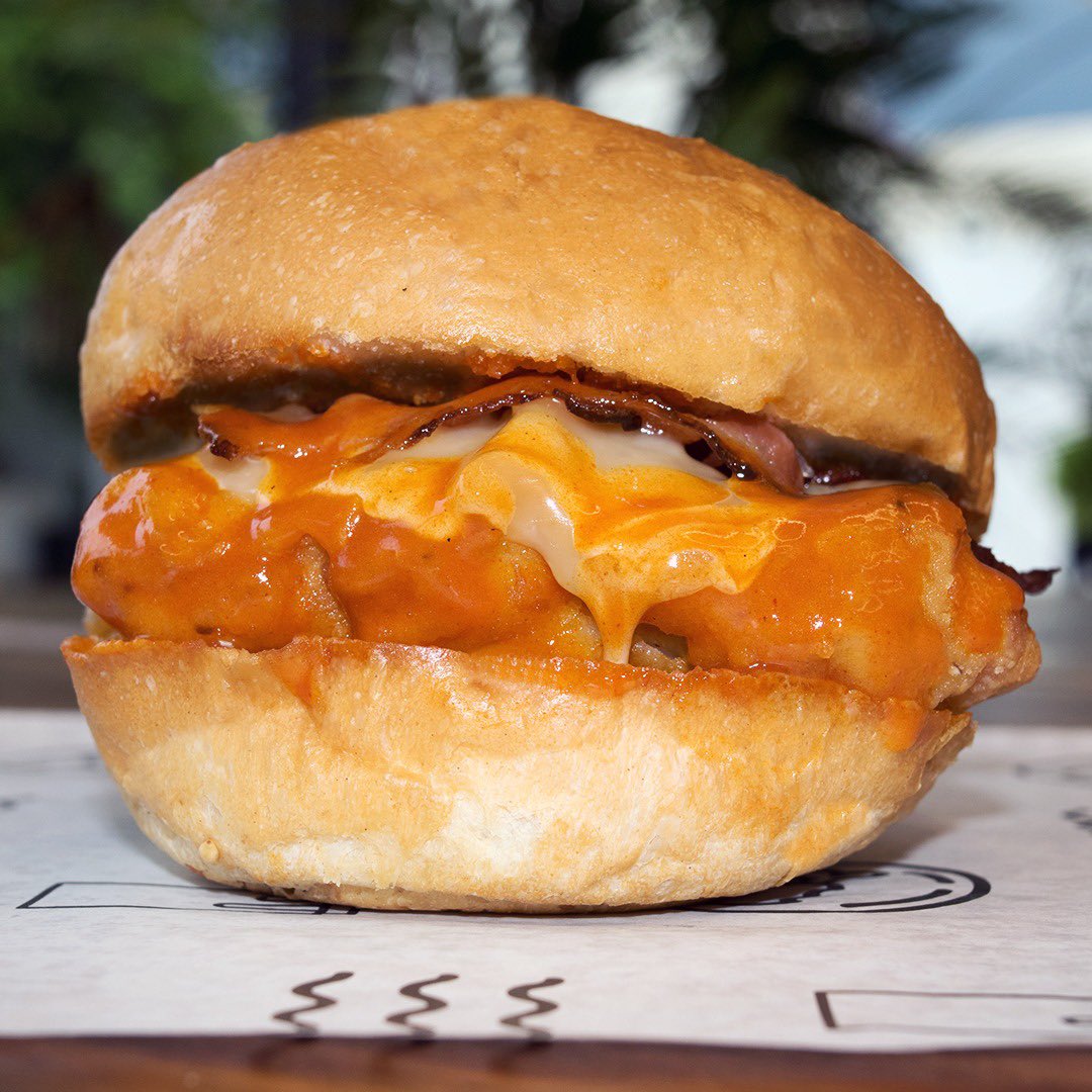 josecortes97's tweet image. Si no saben qué pedirse de almorzar/cenar este domingo les recomiendo ampliamente cualquiera de estos 3 platos de Sheshos. Pueden pedirlo por Rappi o mandando un whats al 9992-78-23-79 para pasarlo a buscar. Saludos a la banda Twittera!