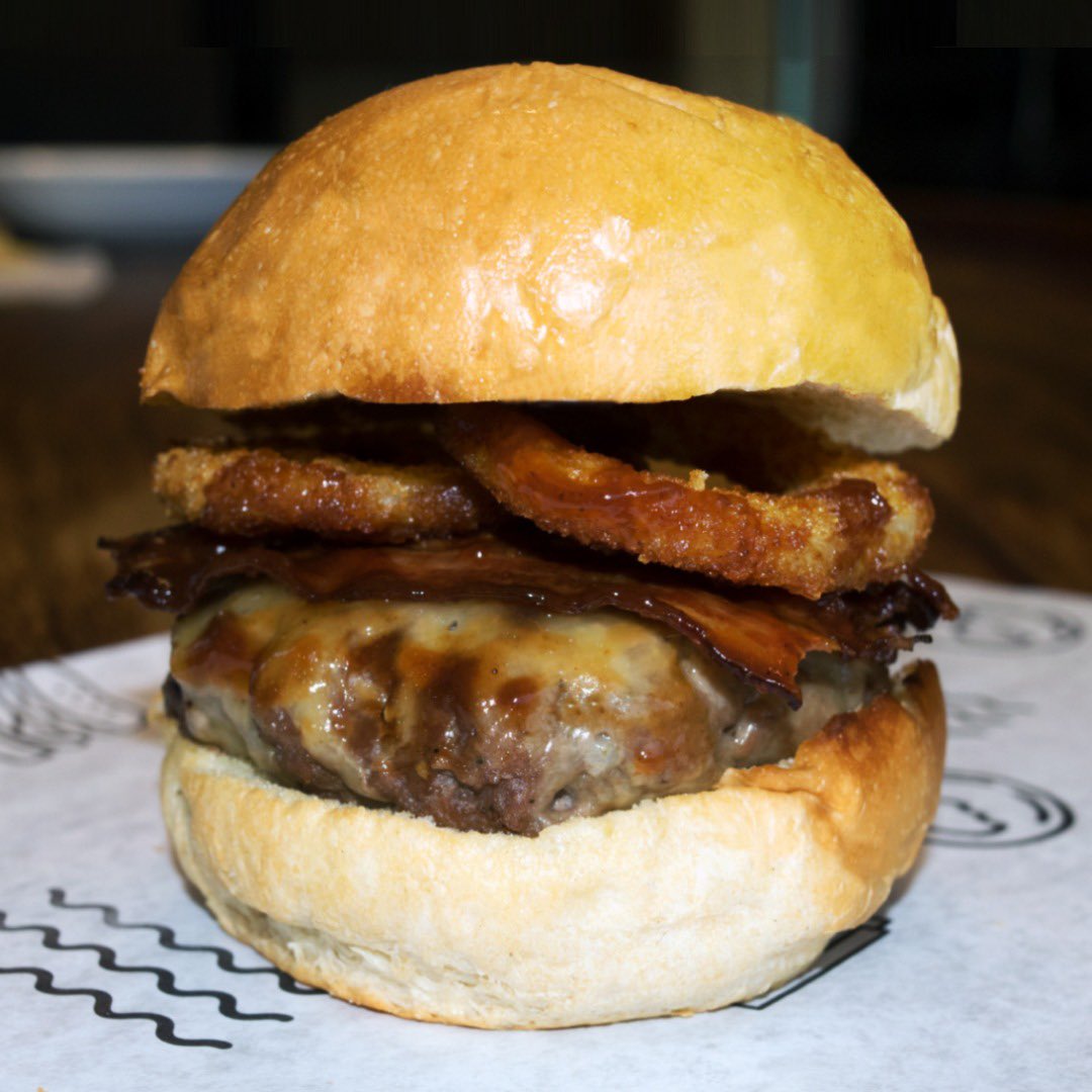 josecortes97's tweet image. Si no saben qué pedirse de almorzar/cenar este domingo les recomiendo ampliamente cualquiera de estos 3 platos de Sheshos. Pueden pedirlo por Rappi o mandando un whats al 9992-78-23-79 para pasarlo a buscar. Saludos a la banda Twittera!