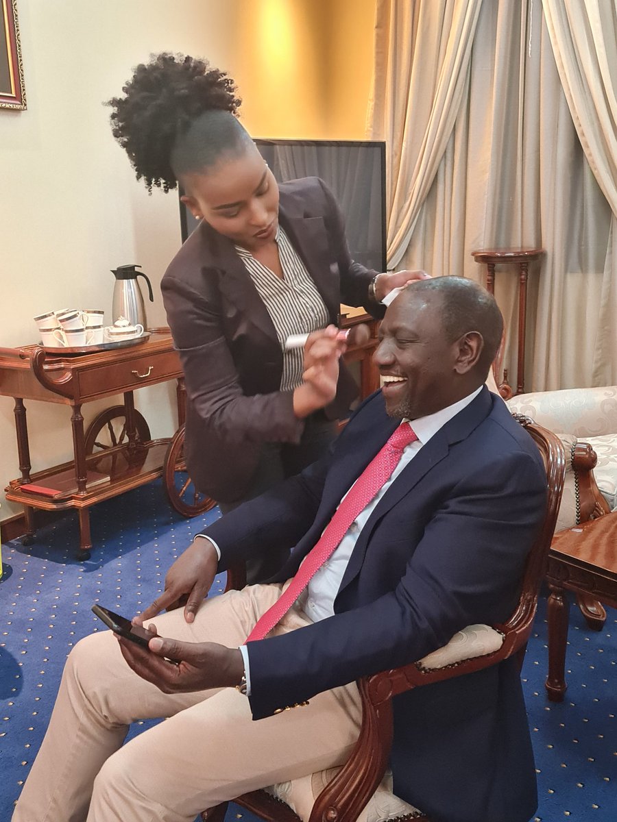 OleItumbi's tweet photo. Kanana is a Make Up artist, she did a little touch up of DP @WilliamsRuto earlier #RutoOnWeruTv https://t.co/eDm0AStN7K