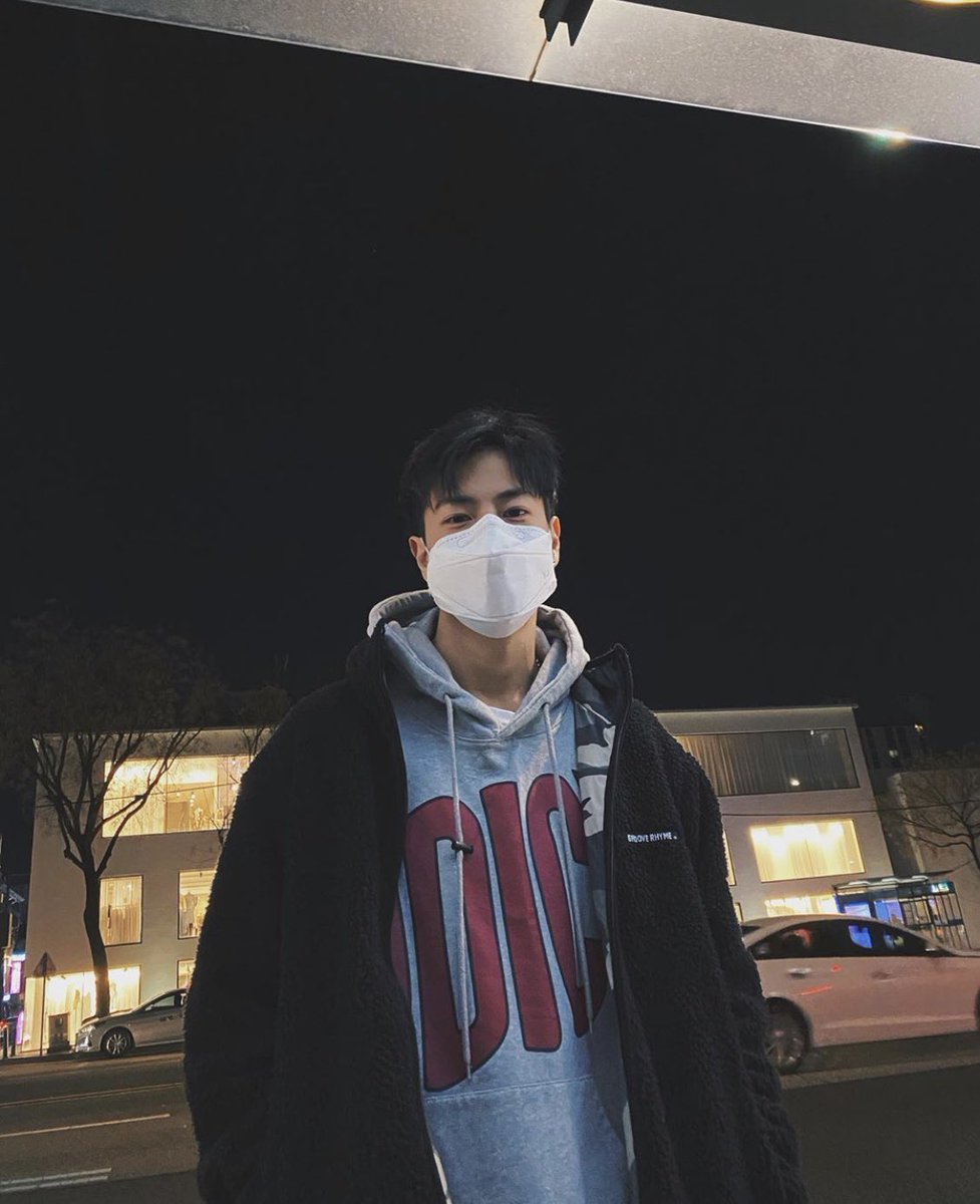yjunT__T's tweet photo. &amp; happy birthday to @_imlxx , one of the coolest ppl to ever grace this planet. one of my role models T__T love u #HAPPYALEXDAY 🔥 https://t.co/W5vHVG8ebj