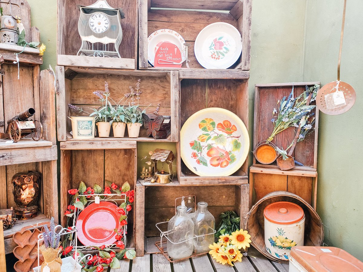 Antique_Trove's tweet photo. Sunday funday! 
#antiquetrove #antiquetroveroseville #antique #retro #vintage #nevertheusual #beoriginal #shoproseville #eclectic #textures #farmhouse #cottage #repurposed #collectibles #midcentury https://t.co/EFvJp4aDXc