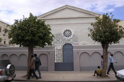 The Asmara Synagogue was built in 1906 by Yemini Jews in Asmara, Eritrea.Samuel Cohen is the only member of the community still in town and he looks after the synagogue and graveyard.