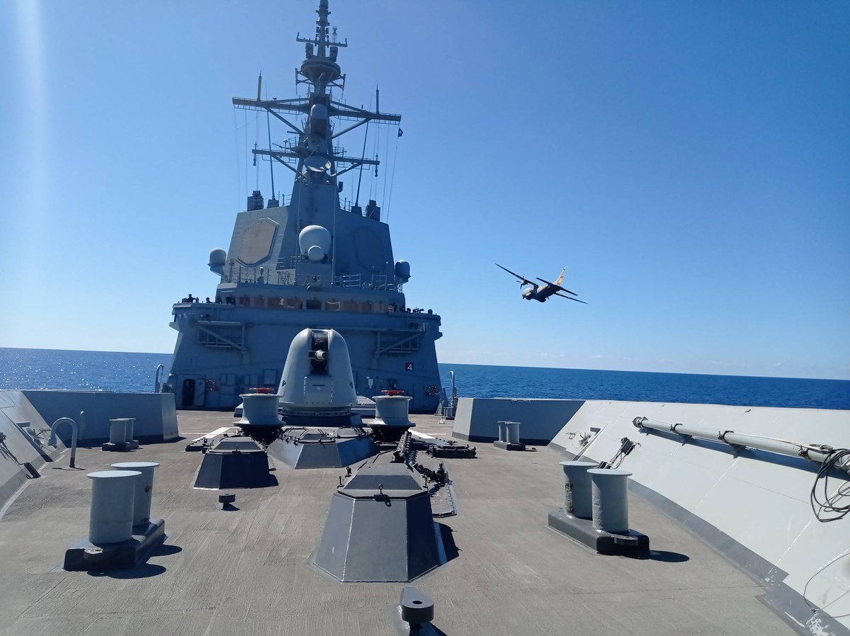 La fragata #ÁlvarodeBazán <a href="/Armada_esp/">Armada</a> #MOPS da apoyo a la operación #SeaGuardian en el Mediterráneo, junto con un avión de salvamento SAR: Search and Rescue del <a href="/EjercitoAire/">Ejército del Aire y del Espacio</a>. 
Por Tierra, Mar y Aire, nuestras #FAS trabajan por nuestra libertad #24siete
#ElValorDeLoConjunto