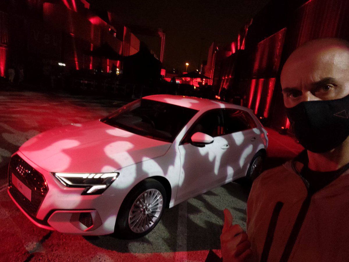 victorendrino's tweet photo. Pues hemos sido de los pocos privilegiados que han podido venir a la presentación del @audispain #A3Sportback, en una #A3ConnectedNight que promete! https://t.co/TXHL2KKrNC