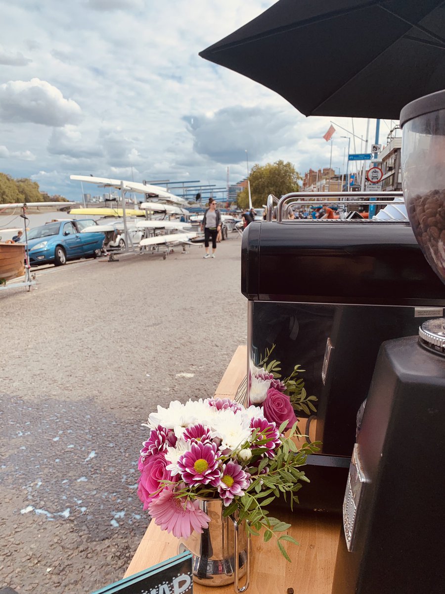 Great to be back in Putney today with at @thamesrowingclub @thamesrcevents with @crepe_royale 

Great to see so many rowers & boats out on the river 

#Putney #putneybridge #putneyriviera #thamesrowingclub #coffeebar #mobilecoffee #messingaroundontheriver