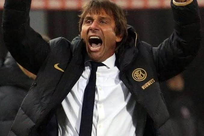 19/20 (CL GROUP STAGE):~In Dortmund, Inter were LEADING (2-0) at Halftime.~Surely Conte won't bottle this?~Dortmund thumped Inter in 2nd half with 3 goals to complete the comeback as The Nerazzurri collapsed spectacularly. ~Absolute scenes [DORTMUND 3-2 INTER]