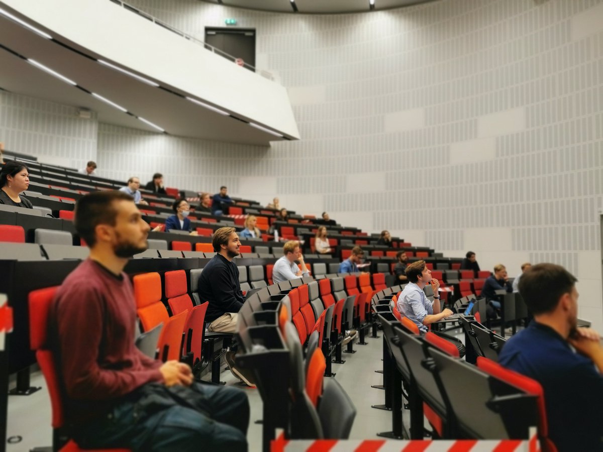 freeprometeo's tweet photo. Welcome to 60 students of the Master #LawAndFinance 2020-2021!
Jointly offered by @AdamLawSchool @ABS_UvA.
Great #IntroductionDay, online & on campus, with all students and lecturers despite #Coronavirus.
#hybrideducation #socialdistancing #anderhalfmeterafstand https://t.co/hUk4uFDVYB