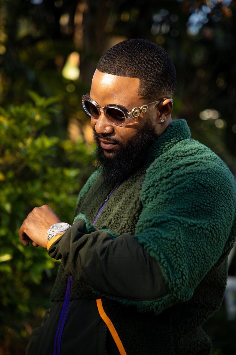 bravoleroux's tweet photo. When I thought I was completely done with my project, I got a huge honour of using a SKIT written and recorded by Cassper Nyovest, the skit is so powerful that it had to be the first track on the EP🥺🙌🏾. Thank you @casspernyovest for trusting me with your work, thank you bhuti🙏 https://t.co/G771MWrIlw
