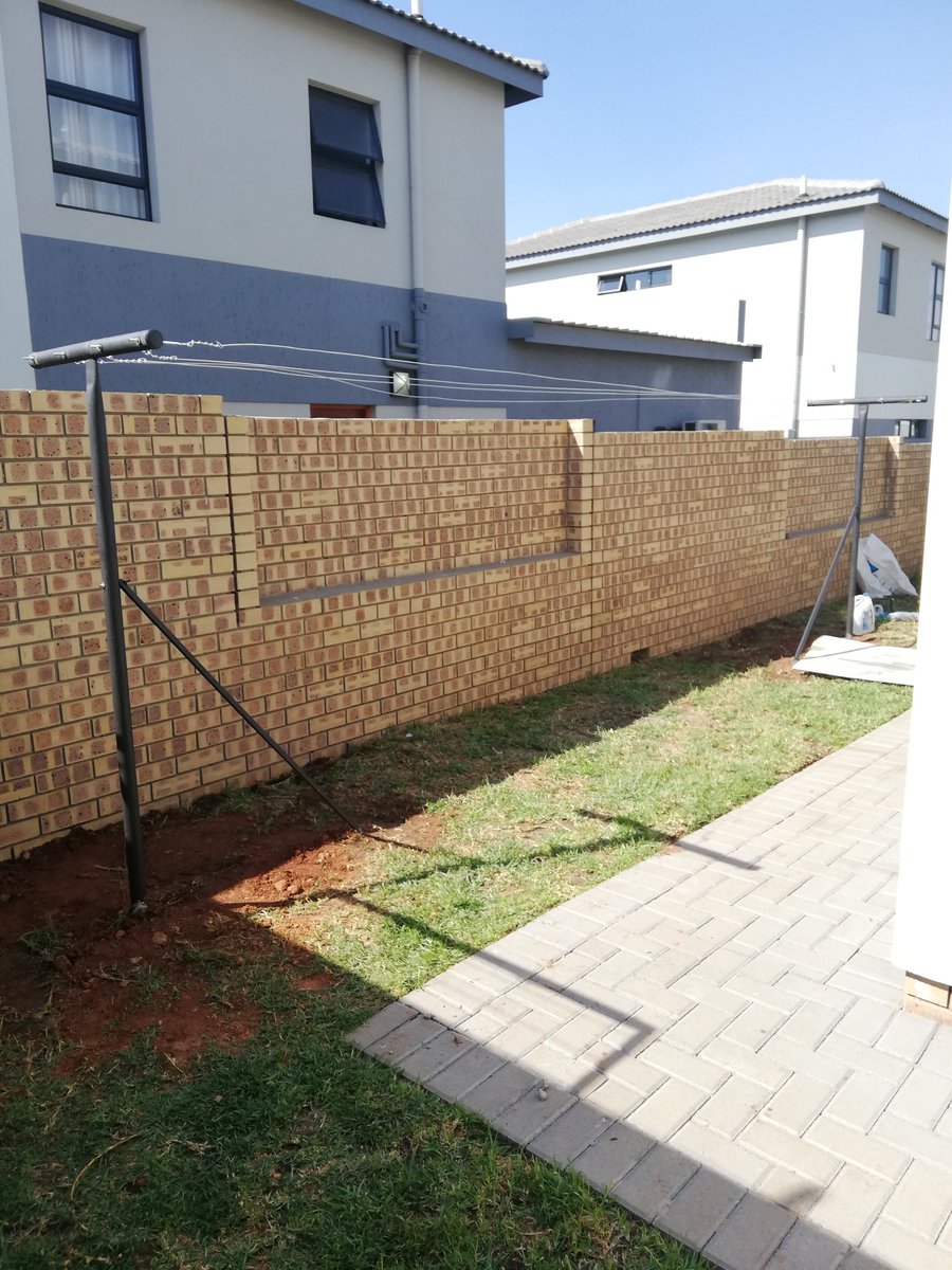 DoctorPta's tweet photo. New quality washing line installation done and dusted. https://t.co/F1wqWQgvSM