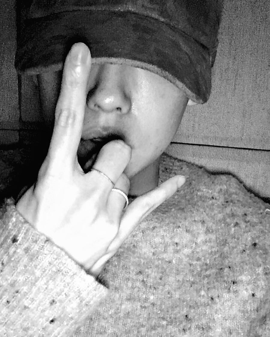 97MISFIT's tweet photo. JUNGE ....  I AM LOOKING https://t.co/xNvcy4J5Ws