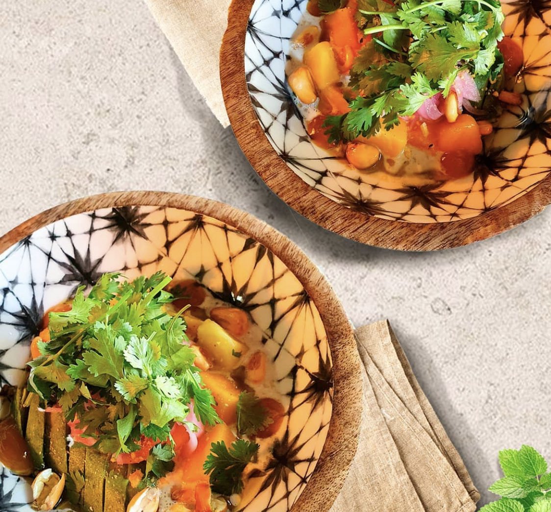 malahierbavlc's tweet photo. Nosotros tampoco queremos que acabe el fin de semana 🙌
Pero ánimo a todos! Que el inicio de semana de semana trae cosas tan buenas como el ceviche de aguacate y mango con maíz tostado y leche de tigre. 
#healthy #healthyisthenewsexy #malahierbavlc #km0 #valencia #restaurante https://t.co/r7YGhsxdCr