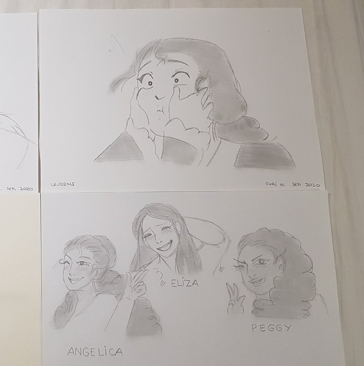 suricatx's tweet photo. gracias a mis mejores amigas y segundas psicólogas me están volviendo las ganas de hacer cosas. hoy me he tirado todo el día dibujando, me relaja y me hace feliz aunque no sepa plasmar ideas propias :)

son personajes de hamilton animatic de los canales de youtube jix y szin https://t.co/T1k2IQRV3J