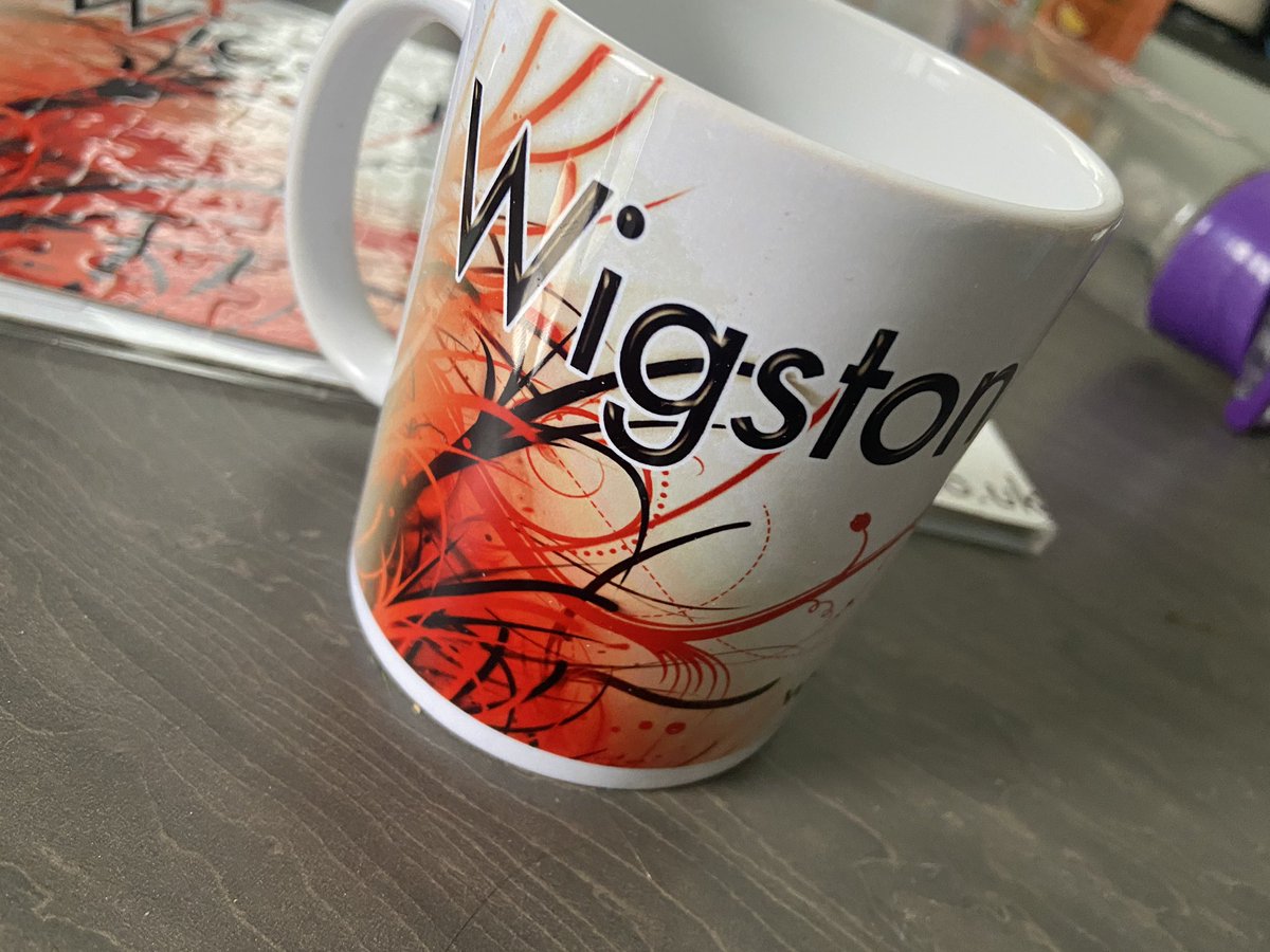 wigstonsigns's tweet photo. Just a small selection of our all new personalised accessory range. Add your own corporate logo to help promote and raise awareness of your business brand . #brand #jigsaw #mug #bottle #promotion #handsanitizer #design https://t.co/3einxFagsJ