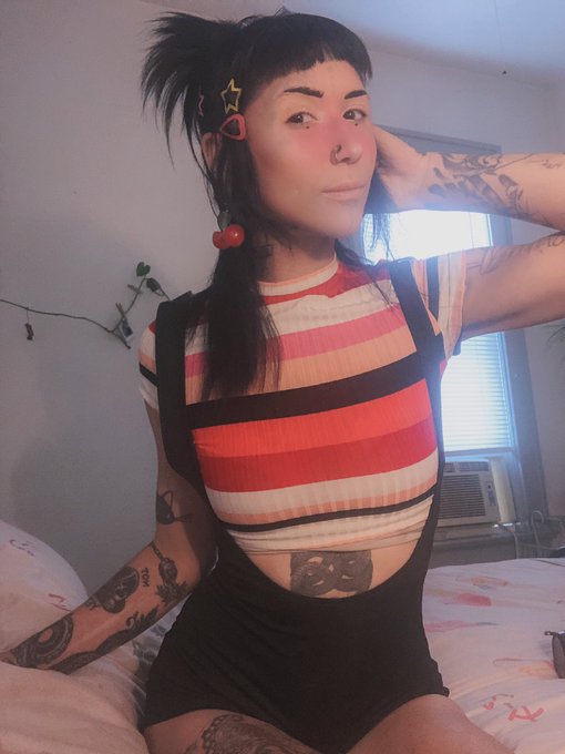 Excuse my eyebrows they&rsquo;re growing back. https://t.co/n4wYIQB35U