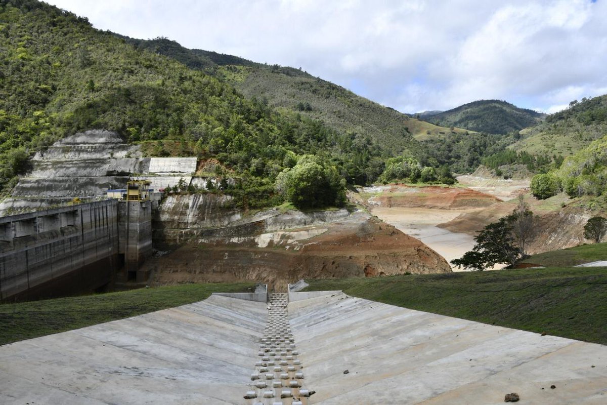 Angel Rafael Salazar tweet media