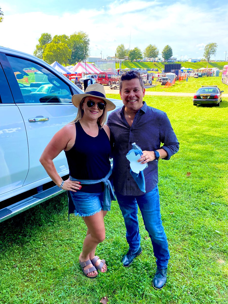 asj122010's tweet photo. Jamie Johnson. Original @TheGrascals member! So glad he’s healthy and sober and happy! #bluegrassfamily https://t.co/cwNmUI3aUM