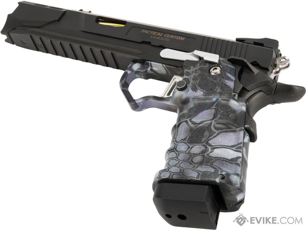 KROSSRLSH777's tweet photo. #AIRSOFT GUN THREAD:

#LAZERBEAST

This is the https://t.co/iuiX0eBmTX x #Laylax / #Prometheus #JDM Custom #TokyoMarui Hi-Capa #Competition Model C

Found out about this baby on #evike

Reminds me of the 
#equilibrium movie #enhanced barreta https://t.co/gWCkENjnJt