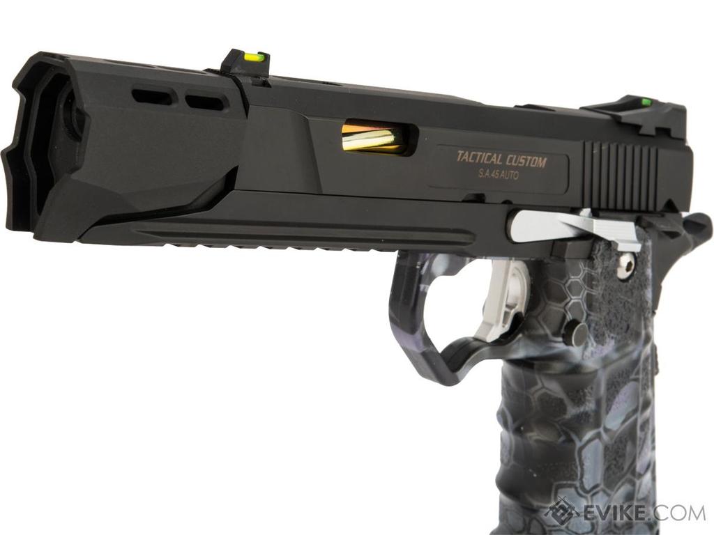 KROSSRLSH777's tweet photo. #AIRSOFT GUN THREAD:

#LAZERBEAST

This is the https://t.co/iuiX0eBmTX x #Laylax / #Prometheus #JDM Custom #TokyoMarui Hi-Capa #Competition Model C

Found out about this baby on #evike

Reminds me of the 
#equilibrium movie #enhanced barreta https://t.co/gWCkENjnJt